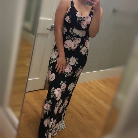 Like New Three Pink Hearts Floral Maxi Dre… - Picture 2 of 6